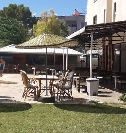 Studio And Terrace And Kitchen And Sea View Sleeps 2 דידים