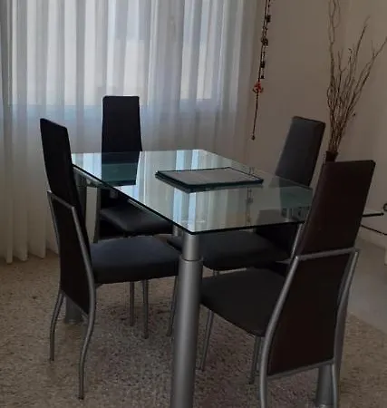 Appartement Studio And Terrace And Kitchen And Sea View Sleeps 2 *